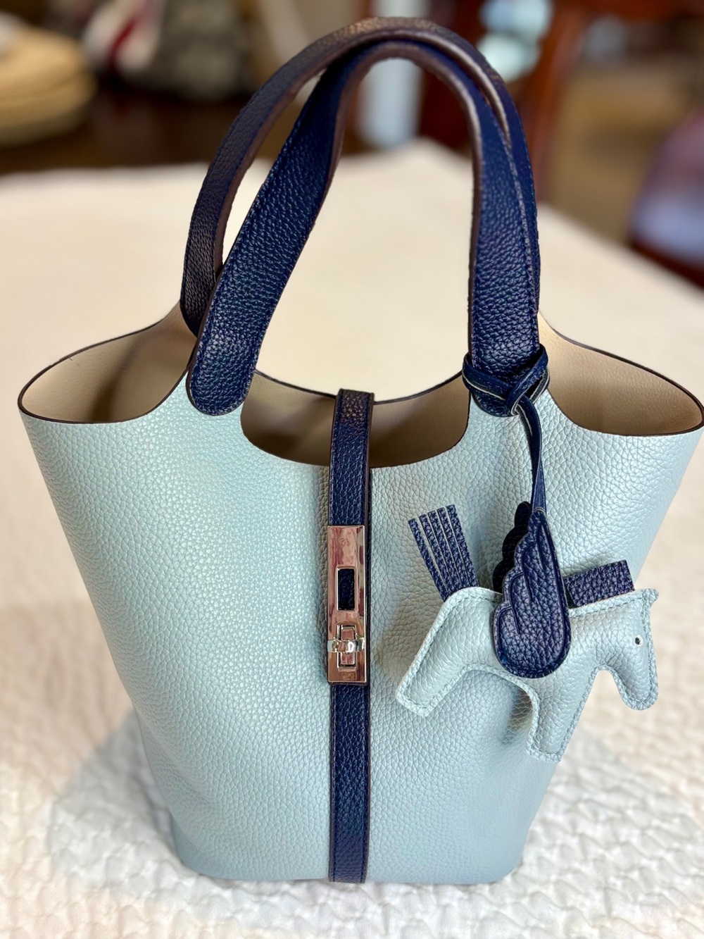 Small Faux Leather Tote Bag w Pony Charm Light Blue & Navy Clean,Adorable NWOT💙